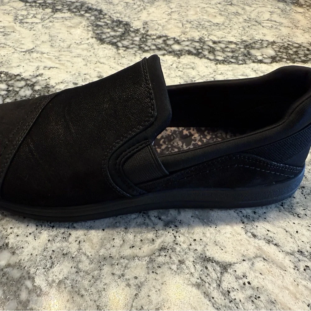 Clark’s Women’s Breeze Dawn cloud steppers Black Slip-On shoes size 8 Worn once!